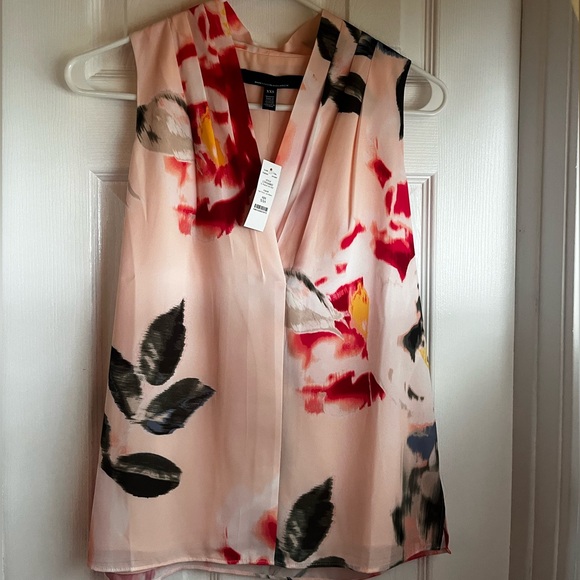 Pleated v neck shell - Picture 4 of 8